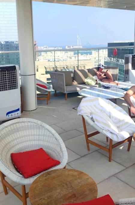 Amazing Apartment With Infinity Pool Dubai Bagian luar foto
