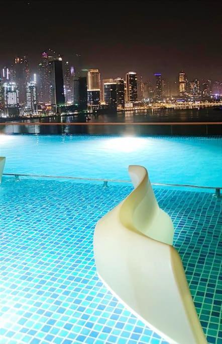 Amazing Apartment With Infinity Pool Dubai Bagian luar foto