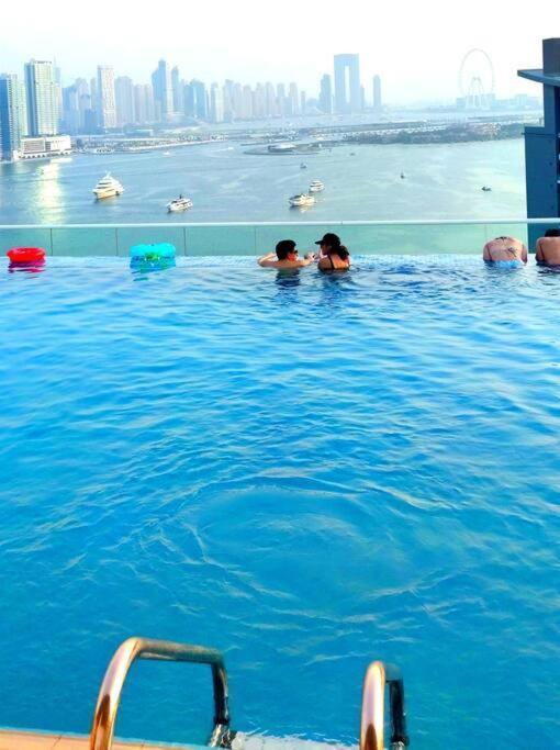 Amazing Apartment With Infinity Pool Dubai Bagian luar foto