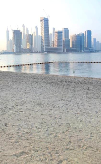 Amazing Apartment With Infinity Pool Dubai Bagian luar foto