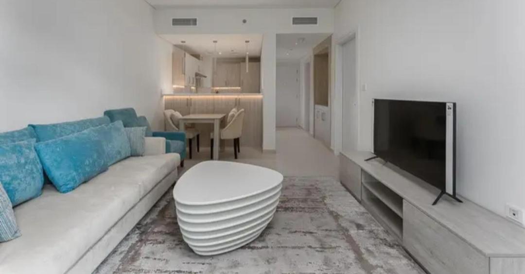 Amazing Apartment With Infinity Pool Dubai Ruang foto